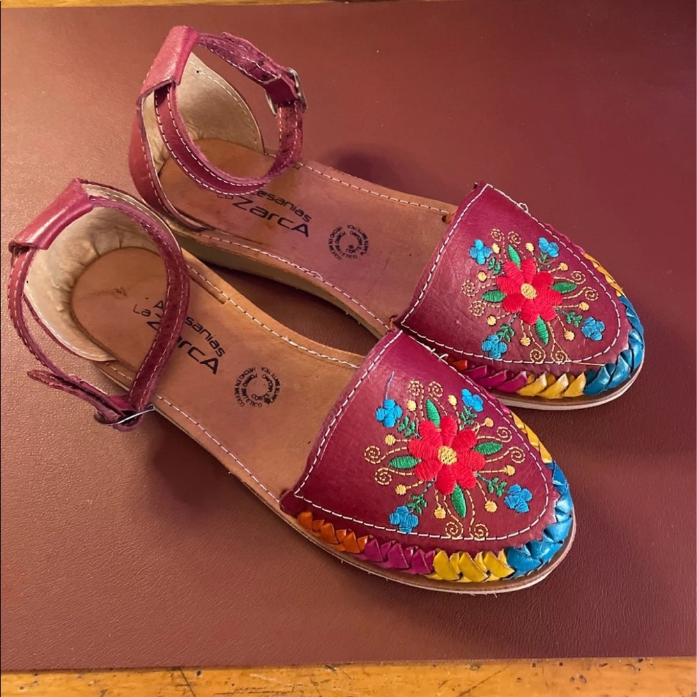 Leather women’s sandals.